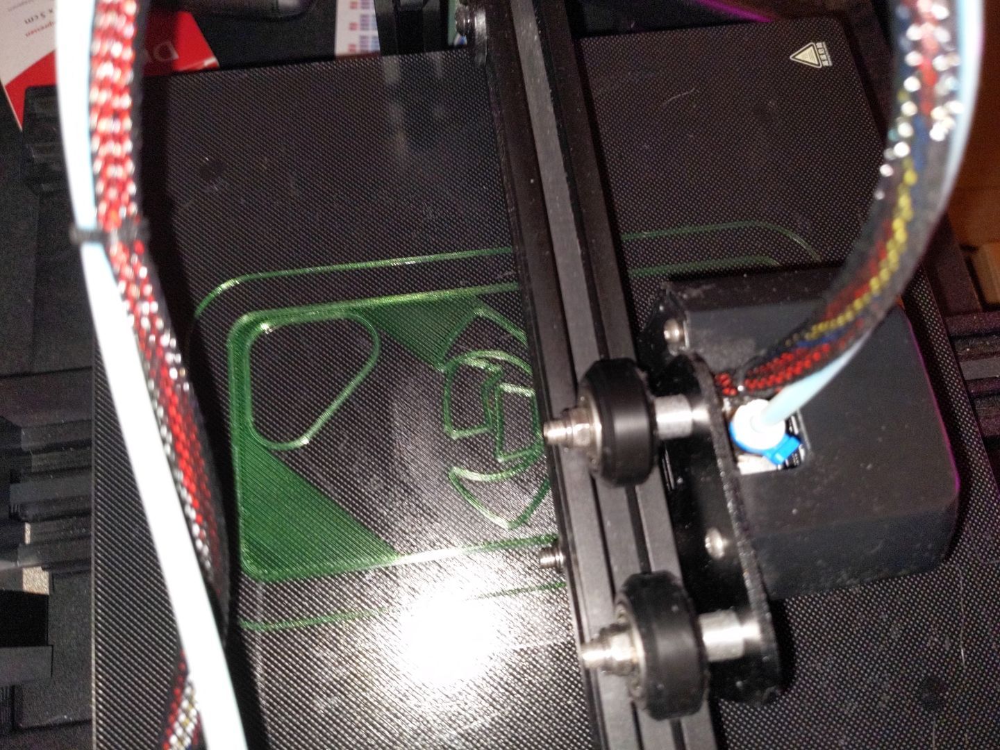 Anfänge einer Fairphone Schutzhülle entstehen auf einem 3D-Drucker